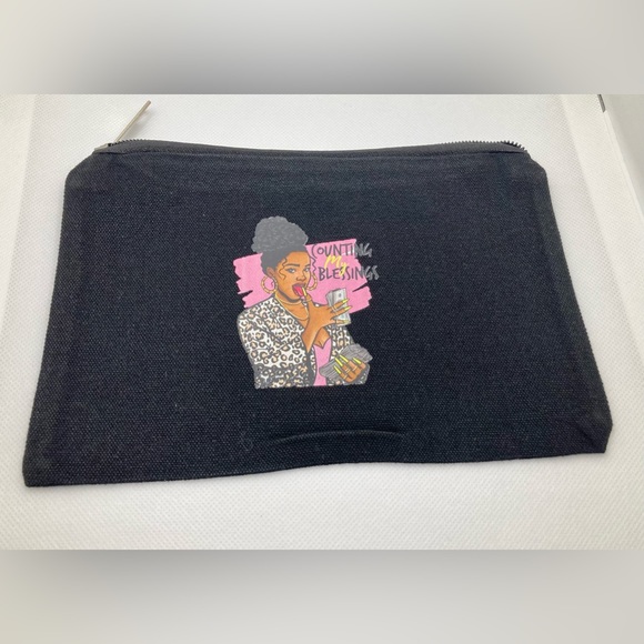 Nurse Essentials Cosmetic/Make-up Bag - Picture 4 of 5